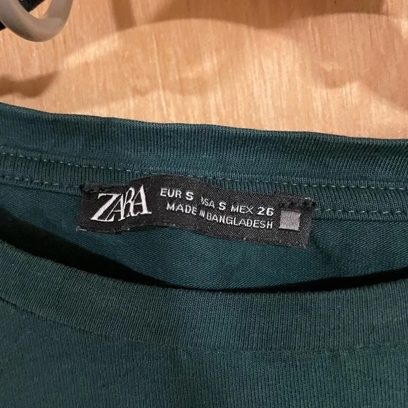 ZARA- forests green short sleeve crop top - Picture 2 of 2